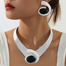 Lxalry Black White Electroplated Armor Necklace Handmade Iron Jewelry With Cr