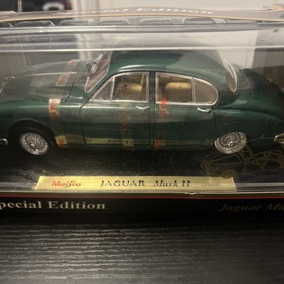 Green 1959 Jaguar Mark II 1:18 Scale Diecast Model Car by Maisto