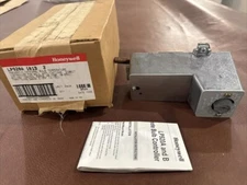 HONEYWELL LP920A-1013-2 PNEUMATIC INTEGRAL BULB TEMPERATURE CONTROLLER #B28