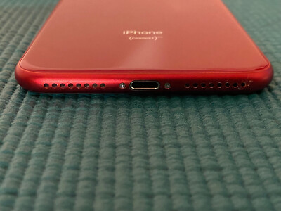 iPhone 8 Plus 256GBレッド Apple introduces iPhone 8 and iPhone 8 Plus (PRODUCT)RED Special