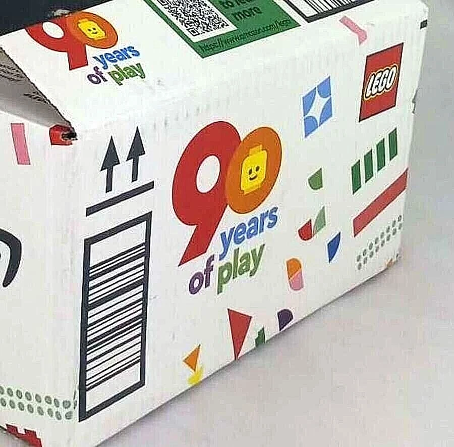 Lego 90 Years of Play Amazon CoBranded Shipping Box PlayMat Cardboard A3 F5D