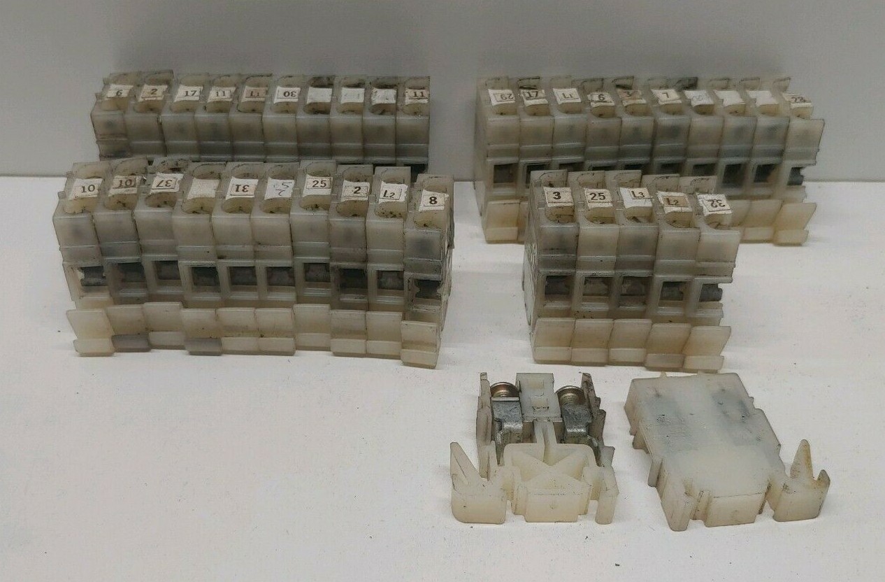 LOT OF 37 GUARANTEED! SQUARE D 300V TERMINAL BLOCKS 9080-GB3