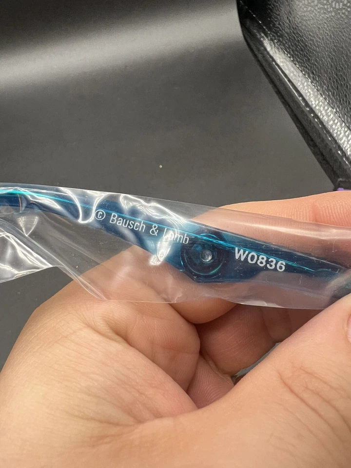 Vintage LEVI'S W0836 Bausch & Lomb Nwt deadstock rare blue horn rim - Image 4 of 4