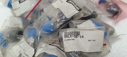 A LOT OF 34 PCS OMEGA SSLK-38-14 1/4 NPT COMPRESSION FITTINGS FREE DELIVERY - Picture 4 of 5