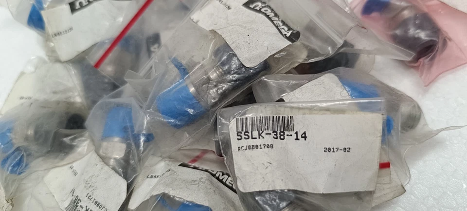 A LOT OF 34 PCS OMEGA SSLK-38-14 1/4 NPT COMPRESSION FITTINGS FREE DELIVERY - Image 4 of 4