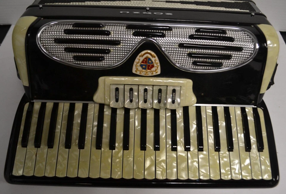 Iorio Accordion Black & White Tone Vintage Made In Italy SH-A7 - Image 3 of 4