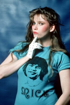 BEAUTIFUL BEBE BUELL 8X10 Photo