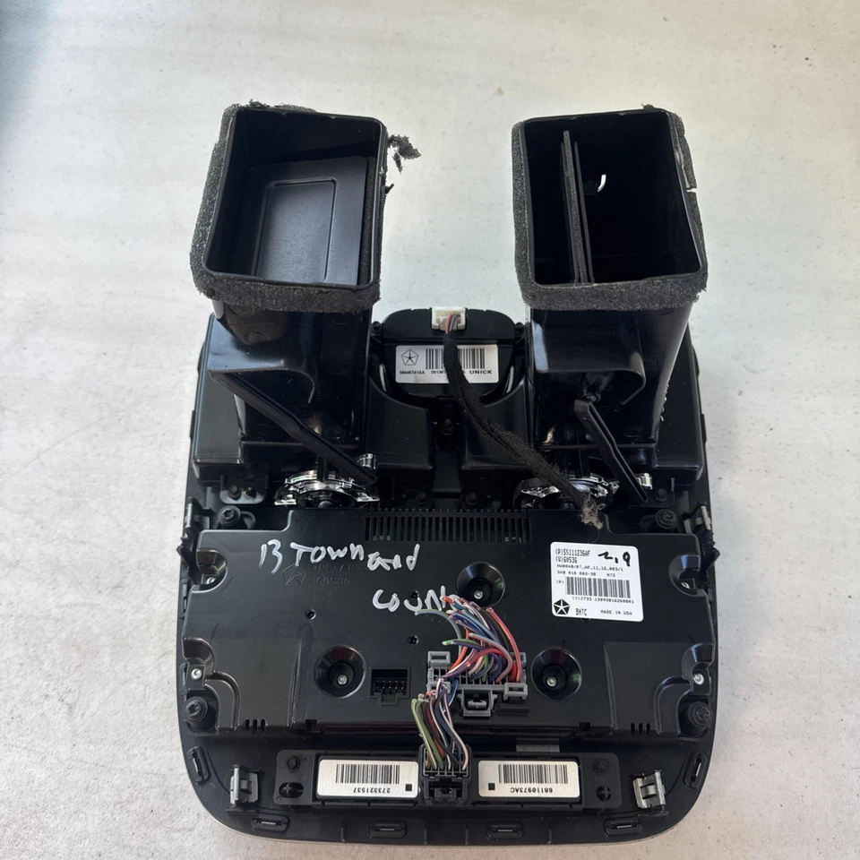2013 Chrysler town and country heater AC climate control panel 55111236AF Foto 3 de 4