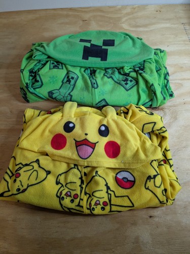 Jungen Gr. 10/12 einteiliges Pyjama-Set Minecraft Pokemon Menge 2 Creeper Pikachu PJ