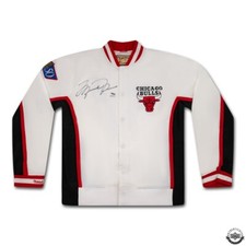 AUTO UDA LE96 MICHAEL JORDAN 96-97 CHICAGO BULLS M&N WHITE WARM UP JACKET