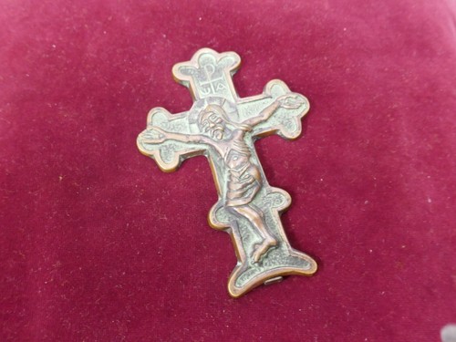 crucifix bronze Max le