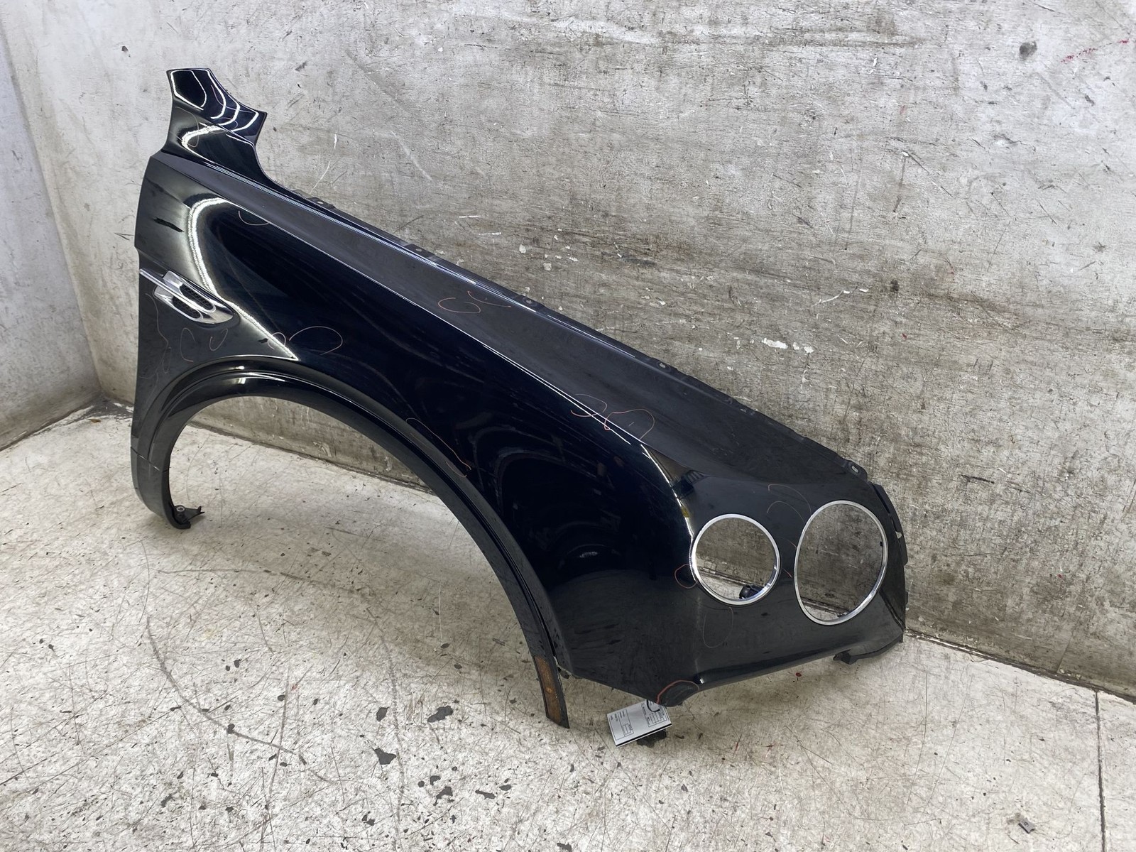 2015-2020 BENTLEY BENTAYGA OEM RH RIGHT PASSENGER FENDER W/ MATCHED FLARE