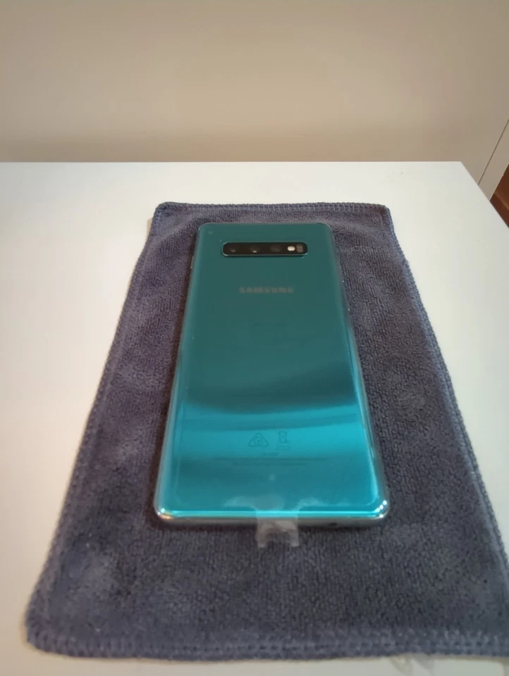 Samsung Galaxy S10+, 128GB, Prism Green, Unlocked, AS NEW PERFECT - Image 2 of 4