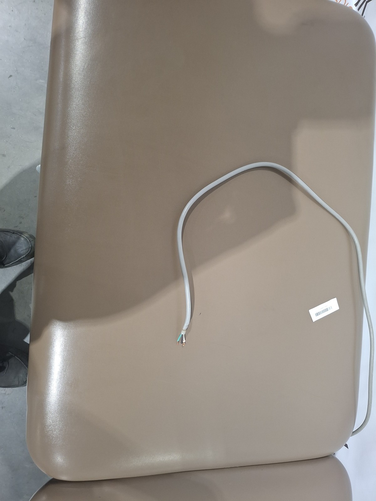 Armedica AMBAX5000 5 Section Hi-Lo Treatment Table