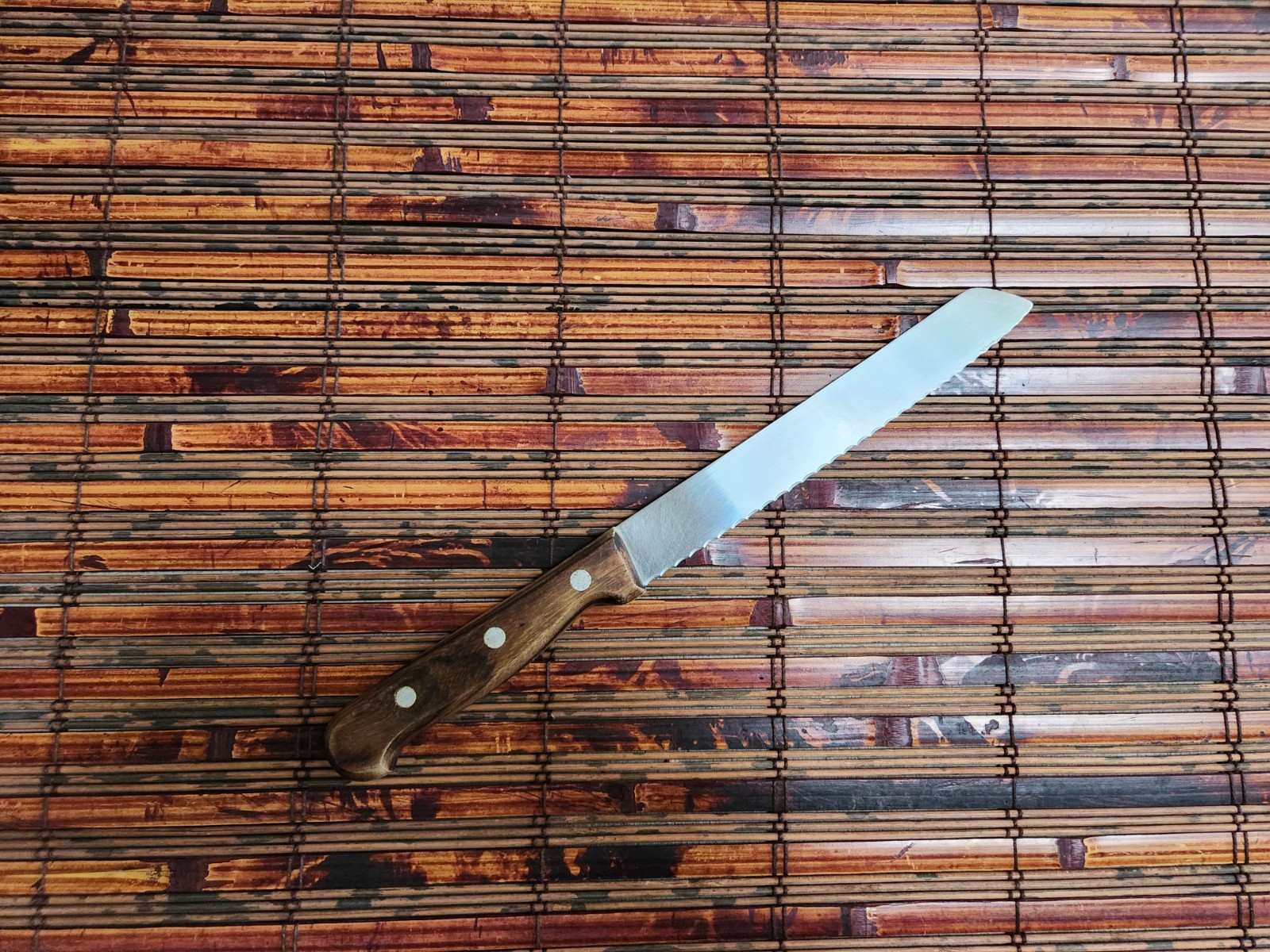 FORSCHNER VICTORNOX 7 inch BREAD KNIFE 40048 MADE IN SWITZERLAND STAINLESS STEEL