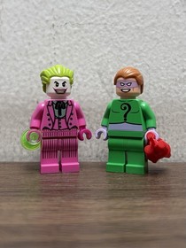 LEGO DC 76052 Batcave All Minifigures Batman Robin Joker Classic TV Series Etc.