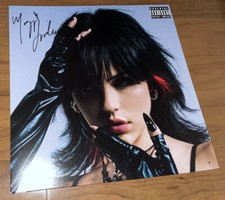 Maggie Lindemann signed album PARANOIA Maggie Lindemann signed album PARANOIA