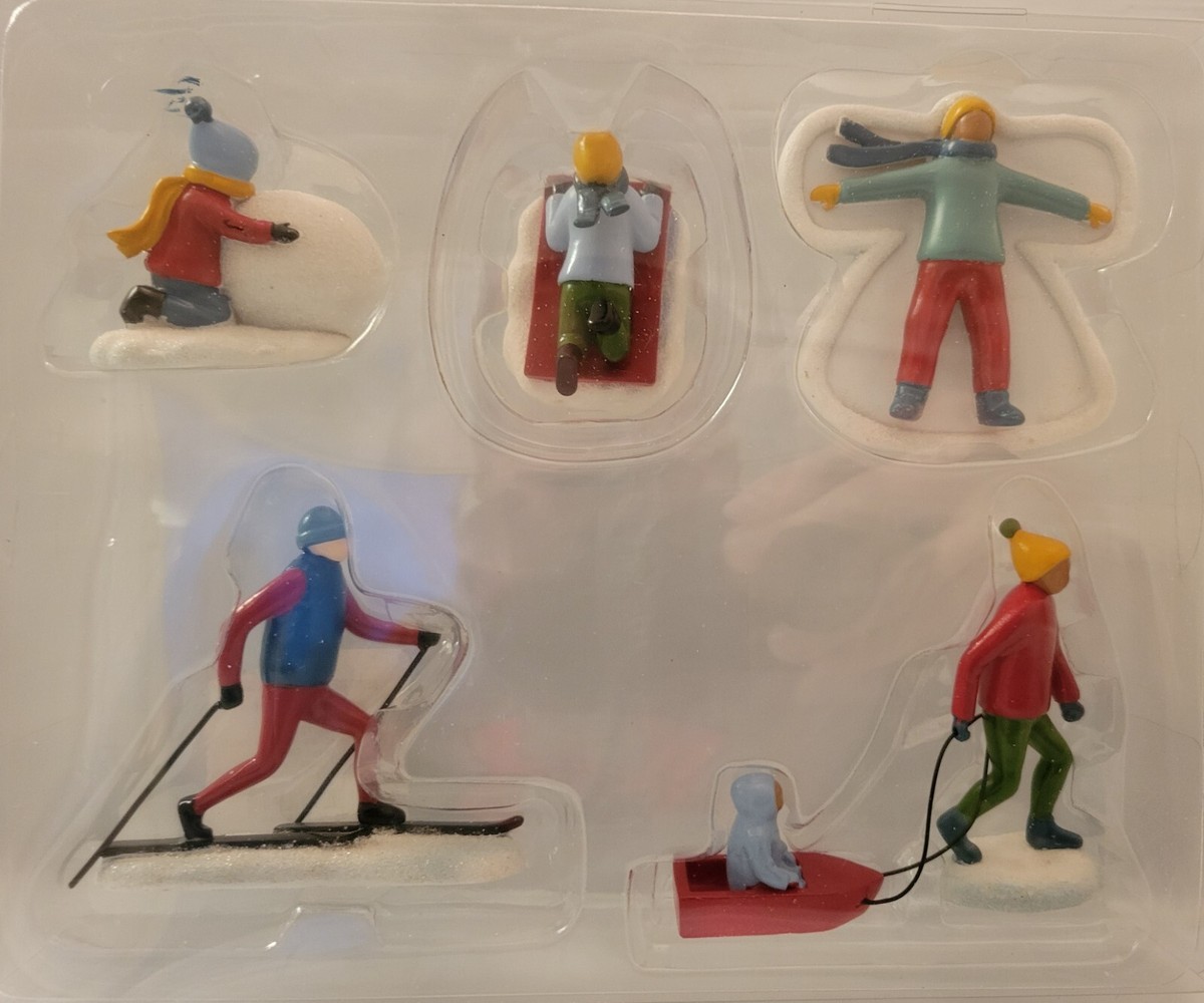 Wondershop Mini 5 Pack Christmas Figures Snow Fun People Ski