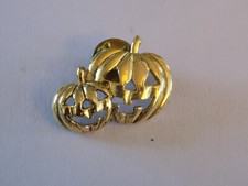 Vintage gold tone Pumpkin Jack O Lantern Pin