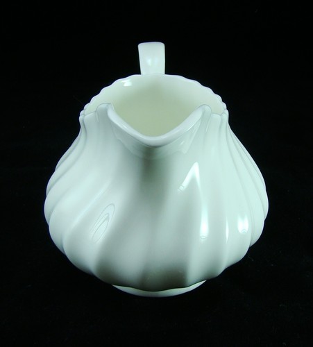 Royal Doulton English Fine Bone China CASCADE H5073 Creamer EXCELLENT - Picture 4 of 5