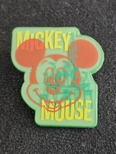 Mickey's Pals Lanyard Starter Set Mickey Mouse Castle Green Disney Pin (8)