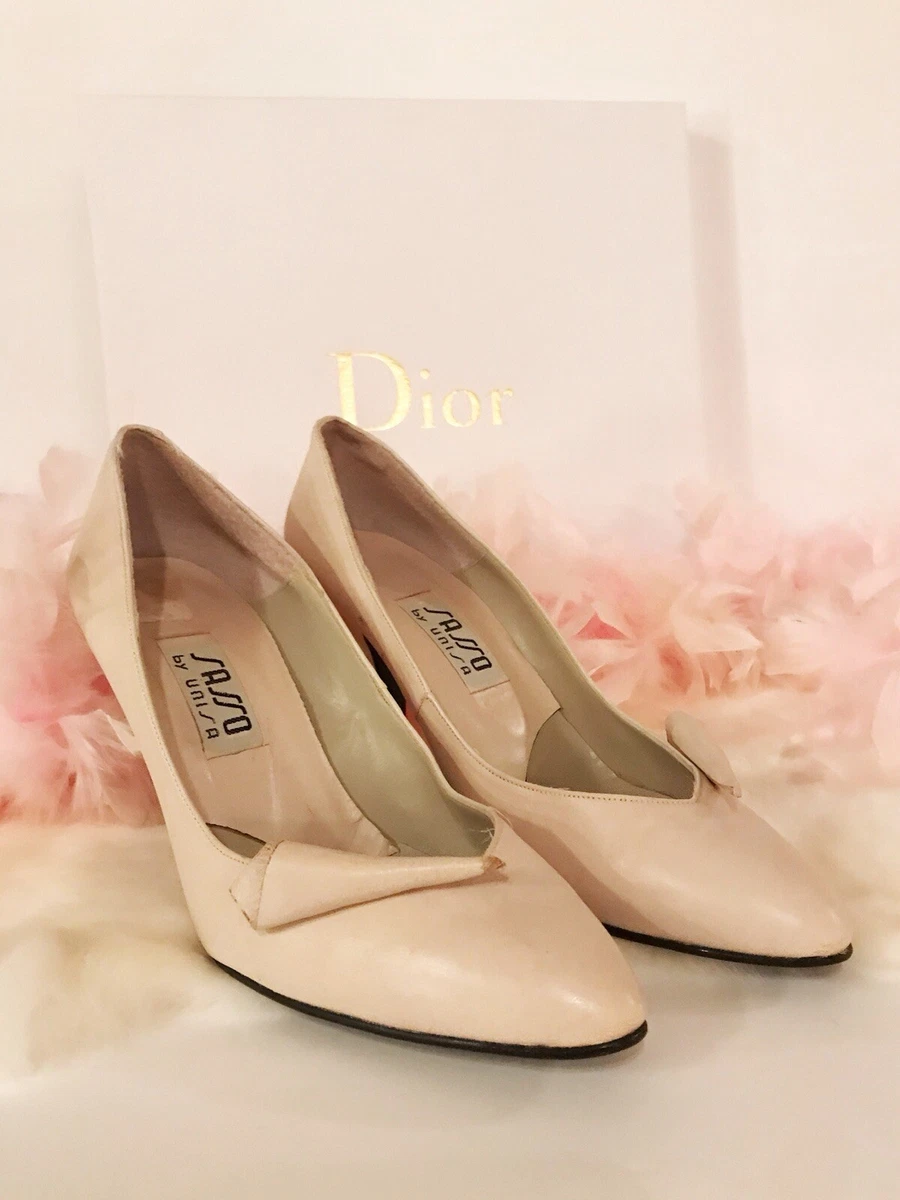 Cream deals prom shoes