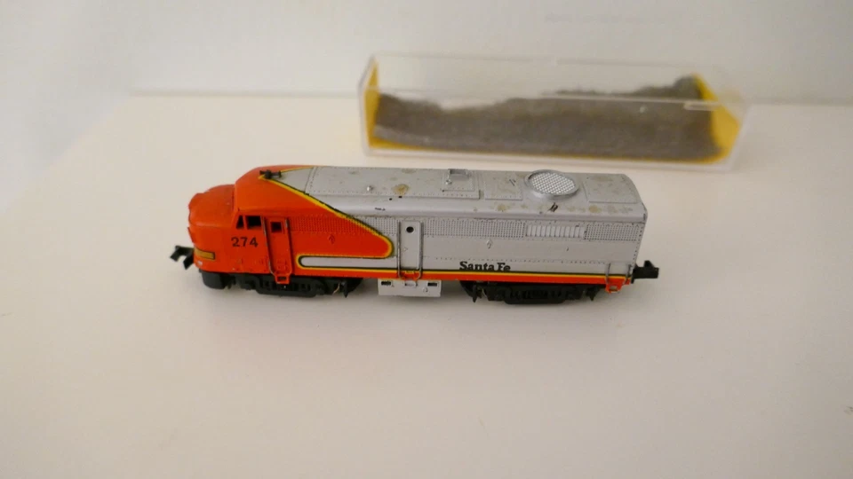 Arnold Rapido N Scale Santa Fe FA-2 - Image 2 of 4
