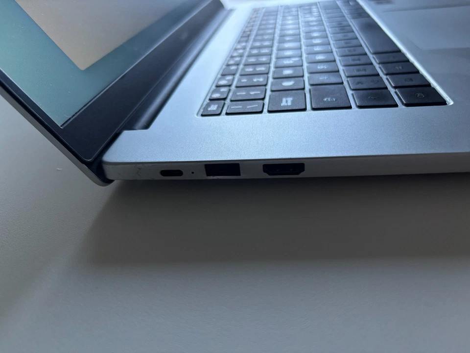 Huawei MateBook D 14" 2020 (Intel i3-10110U, 8 GB RAM, 256GB SSD) Laptop - Immagine 4 di 4