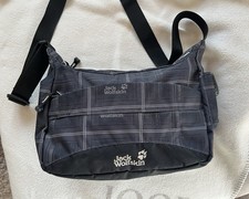Jack Wolfskin Umhängetasche Boomtown schwarz grau kariert