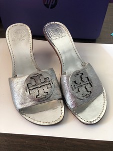 tory burch silver heels