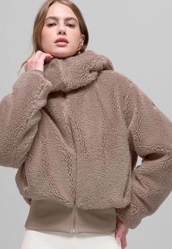 Alo Yoga Foxy Sherpa Jacket Chai Latte Limited Edition New In Box With Tags