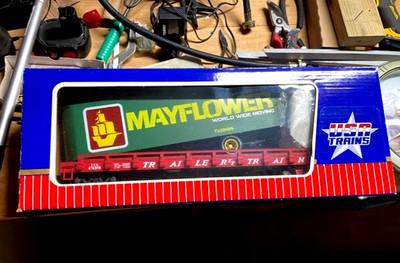 Model Train G ''Mayflower'' trailer on flat.  New in box.  Thousands of HO & G