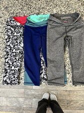 Victoria's Secret Leggings VSX Elevate Capri Active lot of 3 Small XS EUC