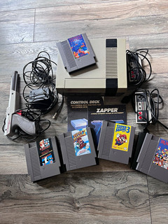 Paquete de Consola Nintendo NES con Controladores Zapper Juegos Manuales Mario Tetris