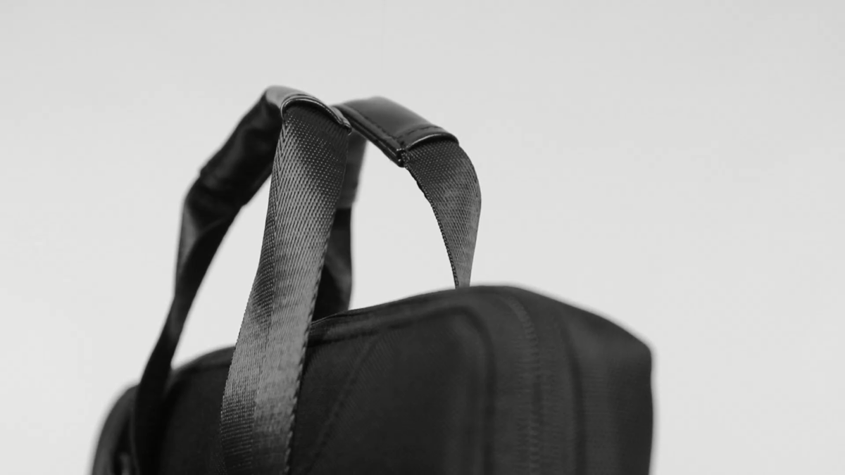 backpack case designed for 16 inch laptops Universal Laptop The monochromatic black finish suits both professional and casual environments HP Everyday Carrying Case (Backpack)