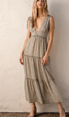 Lula s S  Wandering Wistfully Cream Floral Print Tiered Maxi Dress   Ruffle