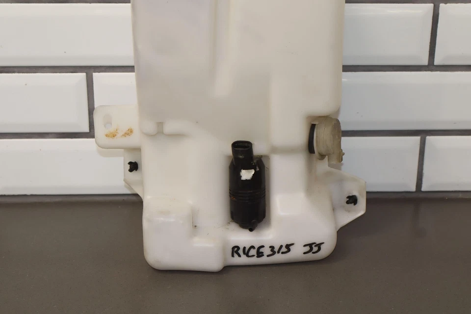 99-07 Chevy Silverado 2500HD OEM Windshield Washer Fluid Reservoir - Image 4 of 4