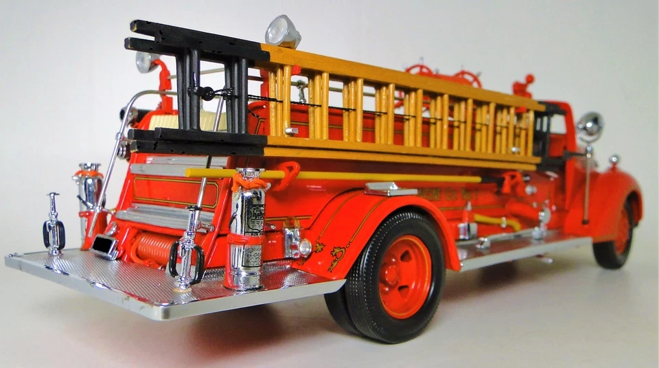 Camión de Bomberos Antiguo Rojo Clásico De Colección Metal Dream Model Car Pickup Promo Foto 4 de 4