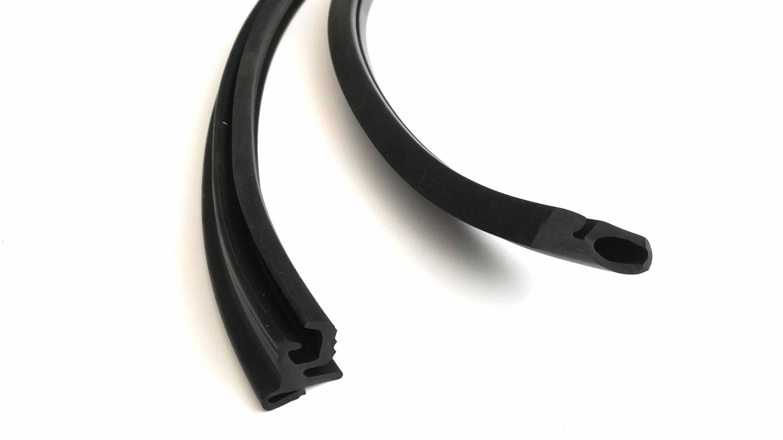 MercedesBenz W108 W109 W114 W115 W116 W123 W126 Sunroof Seal Kit, NEW