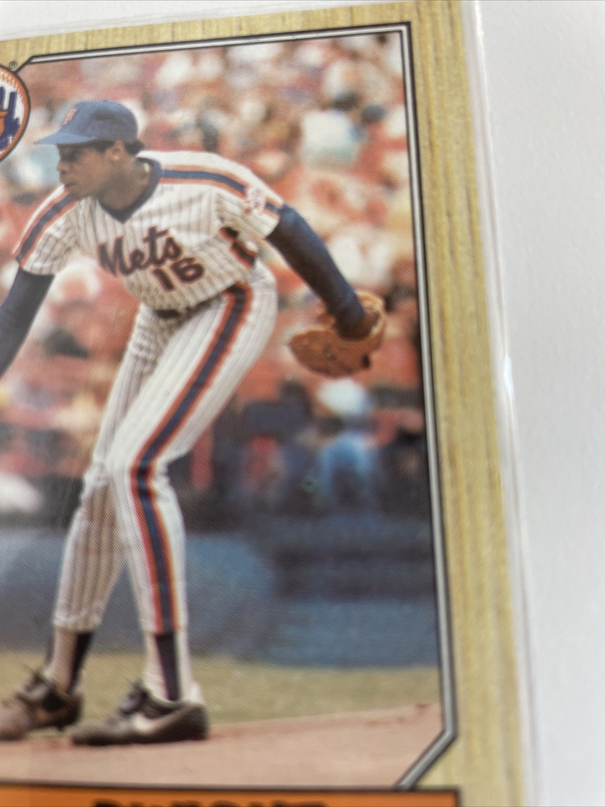 1987 Topps 130 Dwight Gooden Error Card. Green Dot Below Glove. Rare