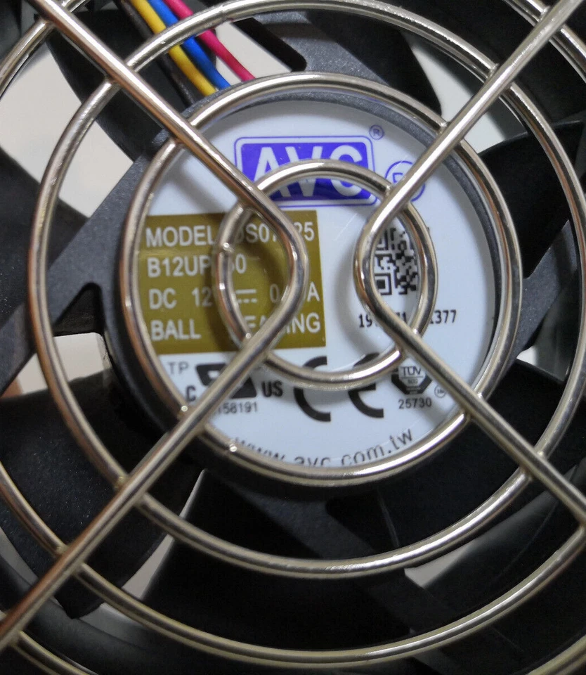 AVC Gehäuselüfter Kühler V26815-B116-V111 , 12V 0,70A , 120mm 4 polig , D0S07025 - Bild 4 von 4