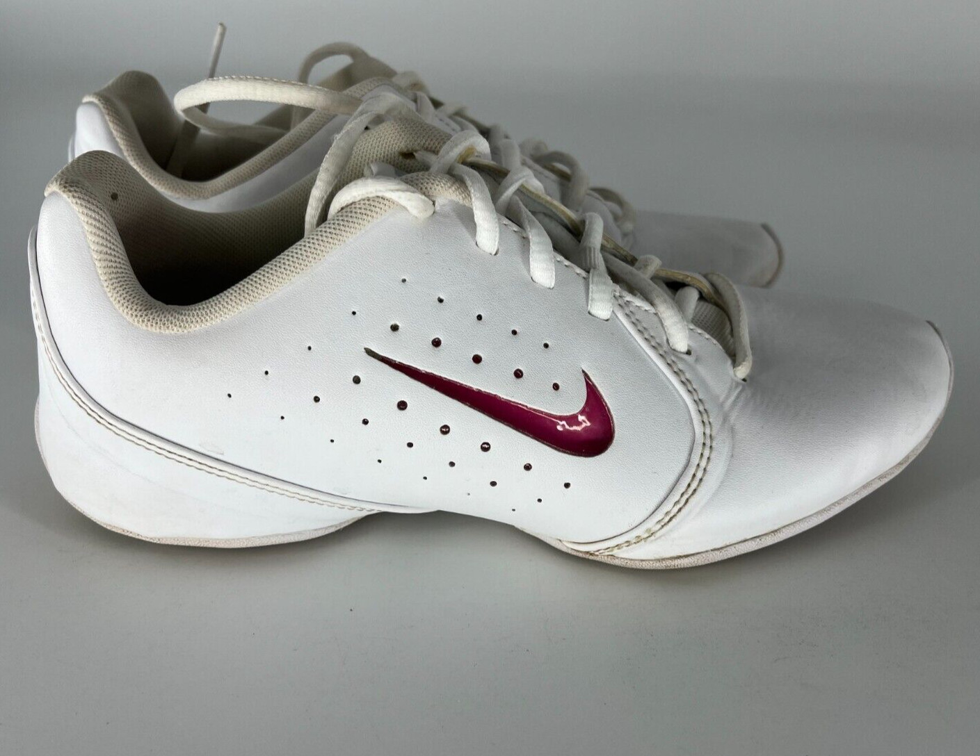 nike women's sideline iii cheerleading shoes