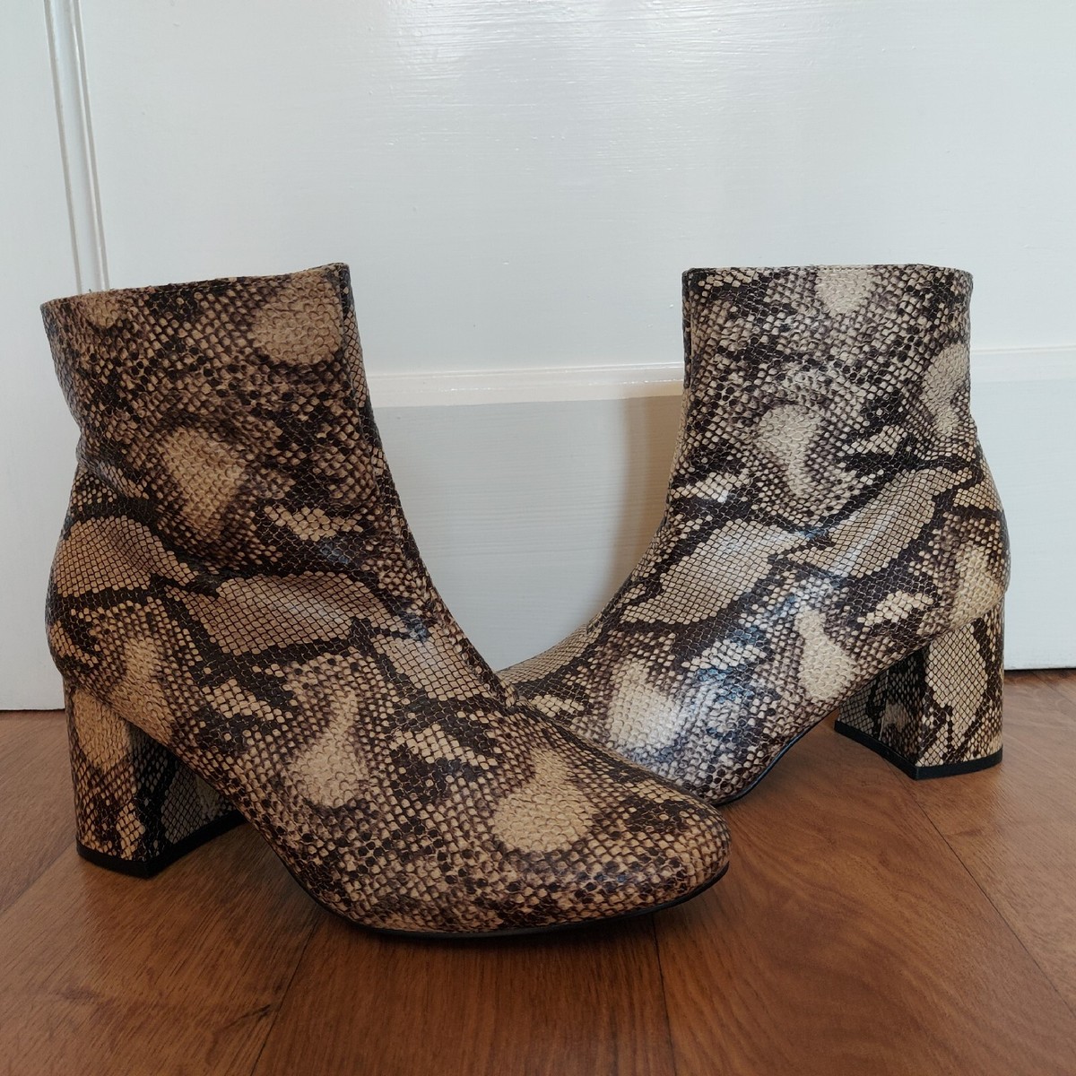 NEW LOOK BEIGE ANIMAL PRINT BLOCK HEEL WIDE FIT ANKLE