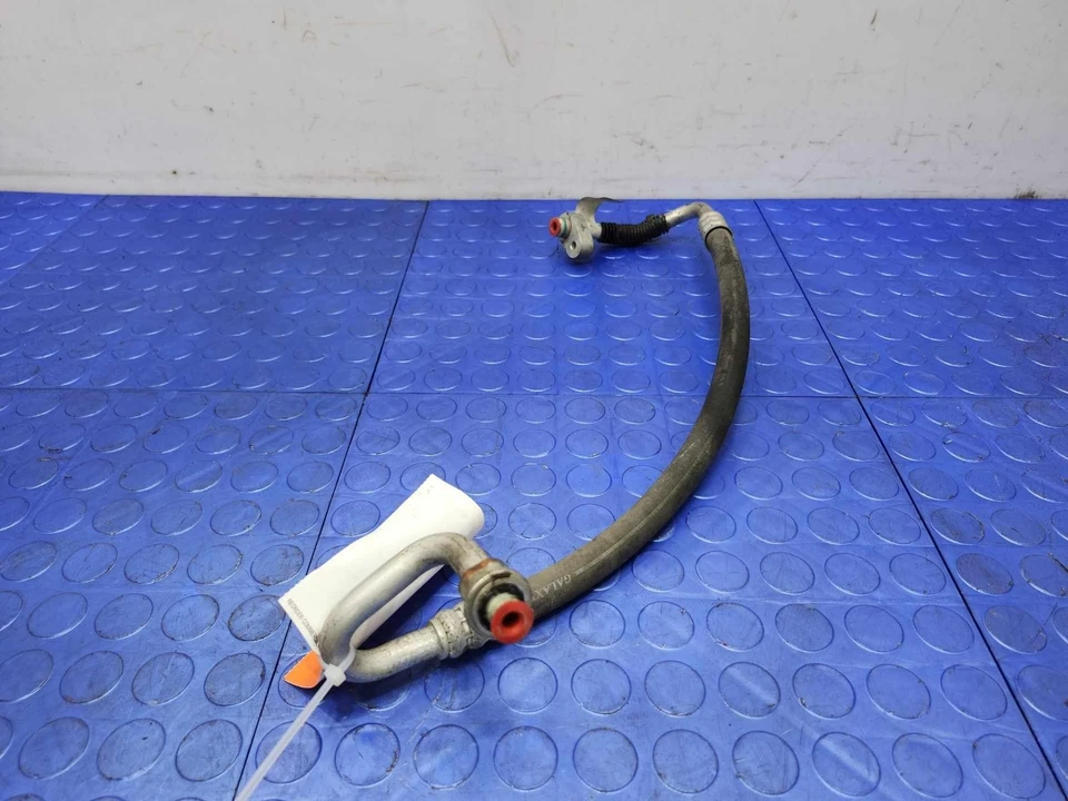 Manguera de descarga de aire acondicionado Dodge ProMaster 14-21 3,6 L OEM 68157074AE Foto 4 de 4