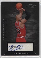 2010-11 Elite Black Box Status Signatures /99 Taj Gibson #95 Auto