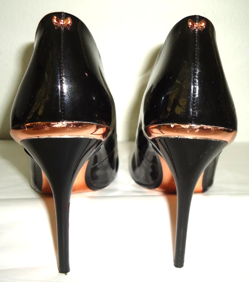 Zapatos de salón Ted Baker London para mujer de charol negro con punta 39,5/9 Foto 3 de 4