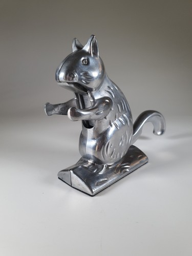 Vintage Squirrel Nutcracker - Picture 3 of 22
