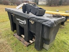 Buyers SaltDogg SHPE2250 2.25 Yard Poly V-Box Salt Spreader