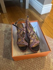 Castaner sandały na koturnie 37