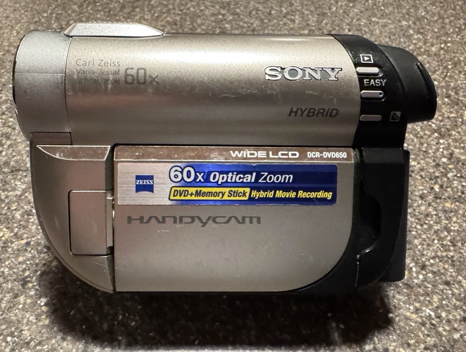 Sony DCR-DVD650 Handycam Hybrid DVD Camcorder Zeiss lens 60x zoom TESTED WORKING - Image 3 of 4